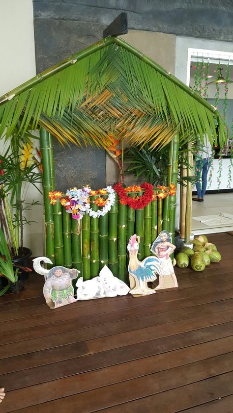 Photo booth Permainan Kerjasama Tim, Moana Theme, Moana Birthday Party, Fiesta Tropical, Moana Party, Hawaii Party, Luau Theme, Ganpati Decoration Design, Moana Birthday