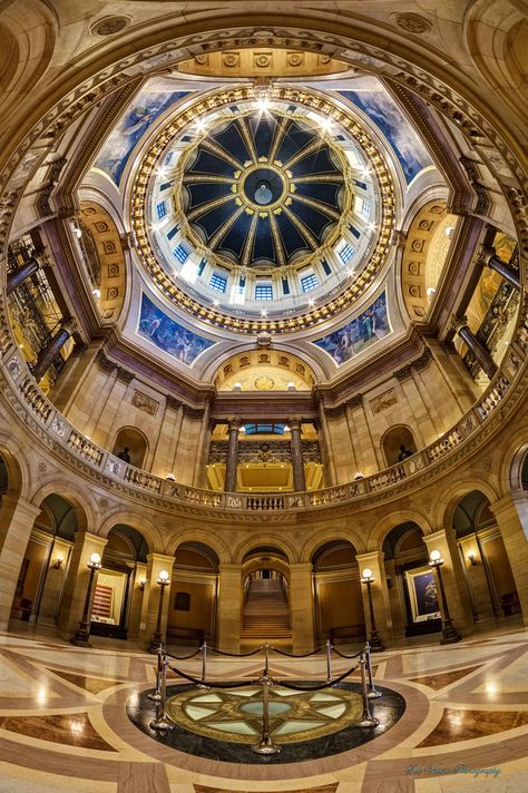 https://flic.kr/p/QNUEK1 | Minnesota State Capitol | The restorations and renovations of the State Capitol are beautiful! Minnesota Photography, Photographer Inspiration, Architecture Drawing Art, Castle House, Minnesota State, Minneapolis Minnesota, Location Photography, Twin Cities, Architecture Drawing