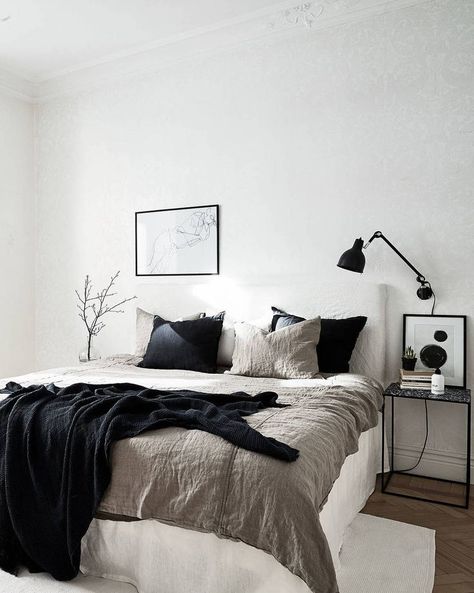 pinterest: @mylittlejourney | tumblr: @toxicangel | twitter: @stef_giordano | ig: @stefgphotography Minimal Bedroom Interior, Bachelor Pad Bedroom, Minimal Bedrooms, Minimalist Dekor, Interior Boho, Minimal Bedroom, Scandinavian Bedroom, Bilik Tidur, Minimalism Interior