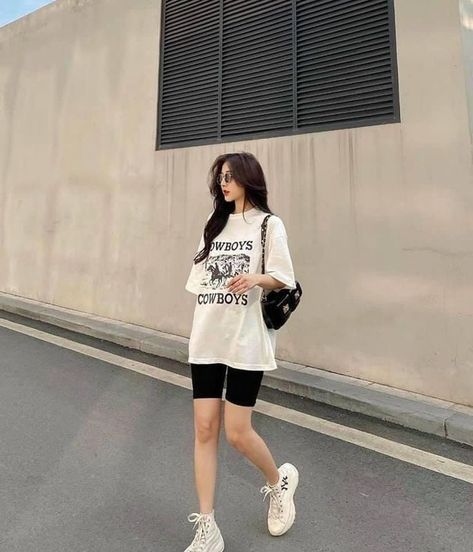 Korean Outfit Street Styles, Korean Casual Outfits, Casual Day Outfits, Causual Outfits, Sporty Outfits, Fashion Mode, Korean Outfits, Casual Style Outfits, Style Blog