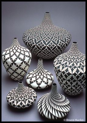 Black And White Vases, Acoma Pueblo, Space Stuff, Indian Pottery, Pueblo Pottery, Sculptures Céramiques, Cerámica Ideas, Native American Pottery, Bohol