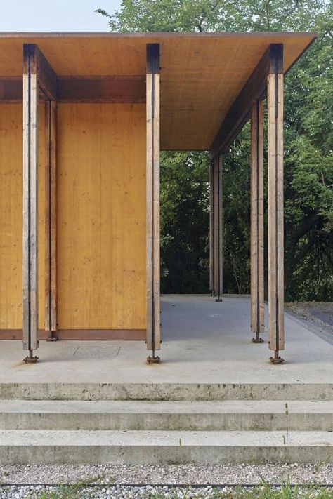 Ruang Tamu Outdoor, Wooden Pillars, Timber Architecture, Bee House, Wood Architecture, Timber Structure, Structure Architecture, Contemporary Architecture, Wood Construction