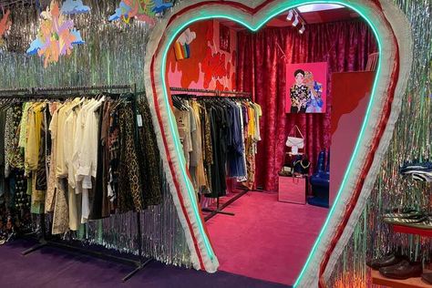 The Best Thrift Stores in NYC For Finding Vintage Clothing - Thrillist New York Clothes, Shopping In Nyc, Best Thrift Stores, Stores In New York, Y2k Fits, Vintage Stores, Nostalgia Aesthetic, Vintage Clothing Stores, Dream Closets