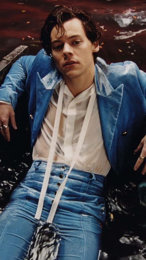 Harry Styles 4K Ultra HD Mobile Wallpaper. Bc Wallpaper, Harry Styles Photoshoot, Harry Styles Lockscreen, Gambar One Direction, Yoo Ah In, Harry Styles Poster, Harry Styles Aesthetic, Harry Styles Cute, Haikou