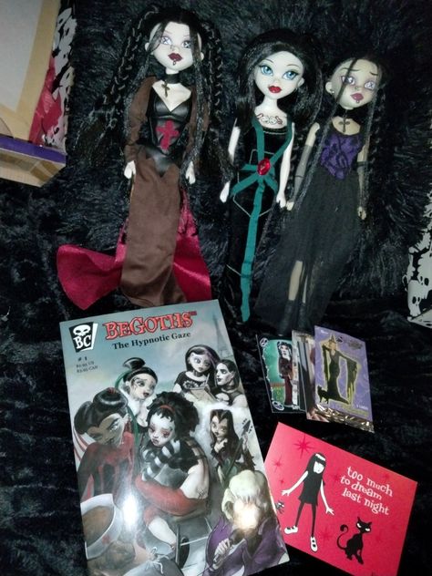 Begoths Dolls, Begoth Dolls, 90s Mall, 90s Mall Goth, Goth Makeup Looks, Black Scene, Novi Stars, Nostalgic Childhood, Living Dead Dolls