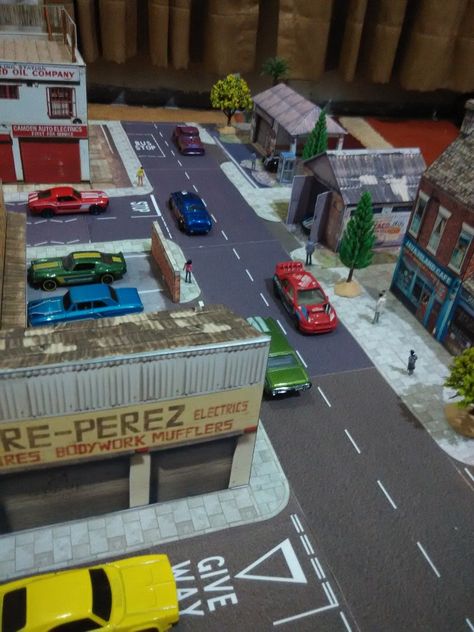 Mini City Model, Diorama City, Diorama Paper, City Diorama, Diorama Kids, Bus Advertising, Miniature Buildings, Car Papercraft, Mini City