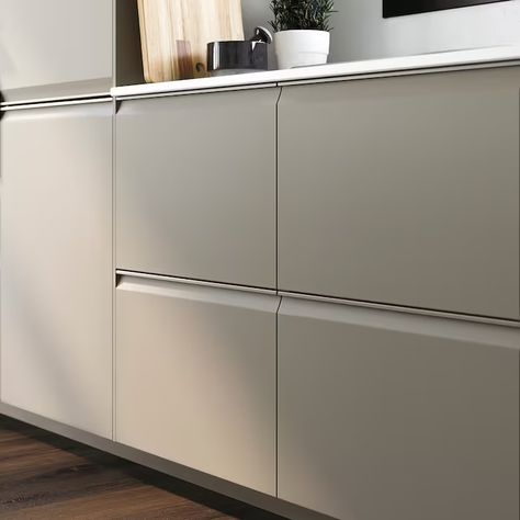 Mat Kitchen Cabinets, Upplöv Kitchen Ikea Beige, Beige Cabinets Black Countertop, Ikea Upplöv Kitchen, Ikea Beige Kitchen, Dark Beige Kitchen, Upplöv Kitchen Ikea, Havstorp Beige Ikea, Kitchen With Handles