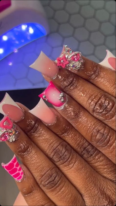 Short And Cute Acrylic Nails, Brown And Pink Duck Nails, Glam Duck Nails, Duck Nails Silver, Duck Nail Ideas Short, Shorties Duck Nails, Duck Nails With Rhinestones, Junk Nails Bling Duck Short, Pink Pisces Birthday Nails