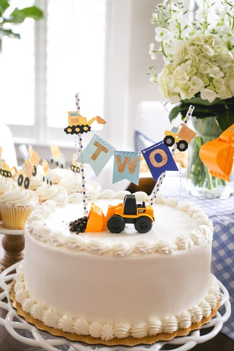 Birthday Trucks Theme, Construction Trucks Birthday Cake, Modern Truck Birthday Party, Car And Truck First Birthday Party, Construction Cake 2nd Birthday, Construction Cake For Boys Simple, Transport Vehicles Theme Birthday Party, Construction Tractor Birthday Party, Truck Themed First Birthday Party