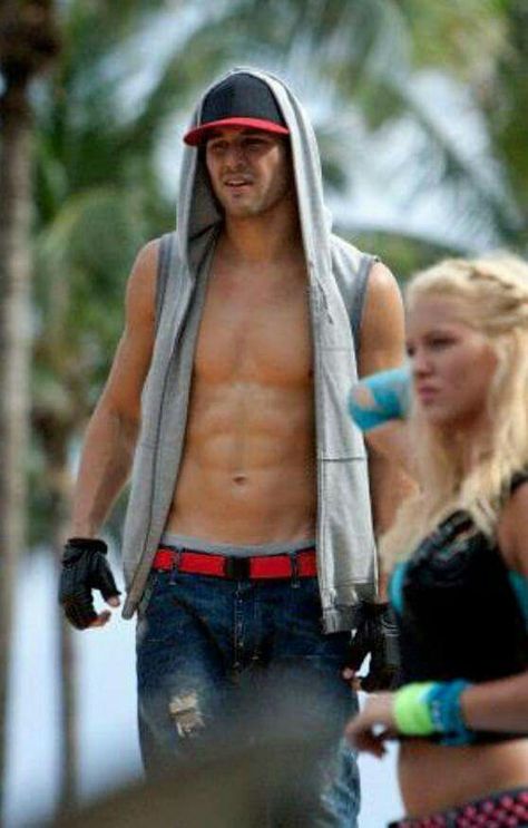 Step Up Revolution Ryan Guzman Step Up, Step Up Revolution, Ryan Guzman, Shirtless Men, Fan Page, Step Up, Fan, Quick Saves