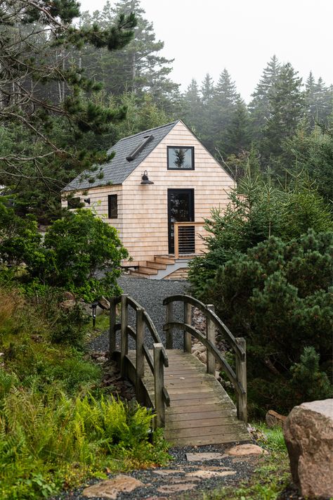 exterior images of a coastal cottage in maine Maine Coastal Cottage, Coastal Cottage Exterior, Maine Cottage, Cottage Renovation, Cottage Exterior, Home Cottage, Gloomy Day, Digital Marketing Social Media, Cottage Home