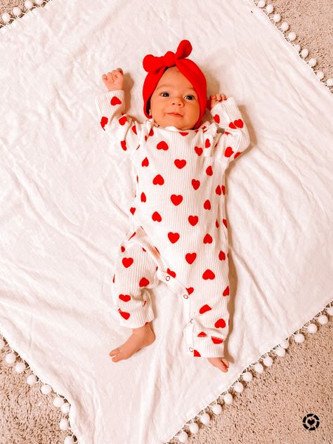 Baby Valentines outfit Baby Valentines Day Outfit, Baby Valentines Outfit, Valentine Outfits, Baby Valentines, Valentines Outfit, Unorganized Idea, Valentines Day Baby, Baby Girl Outfit