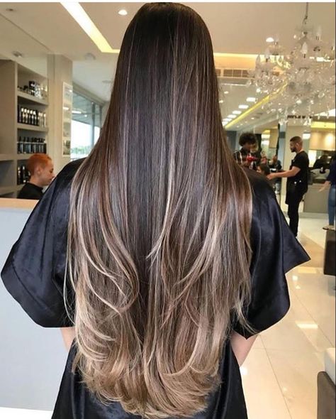 Californian Hair, Long Face Hairstyles, Face Shape Hairstyles, Vlasové Trendy, Brown Blonde Hair, Long Layered Hair, Trending Hairstyles, Hairstyles Long, Crown Hairstyles