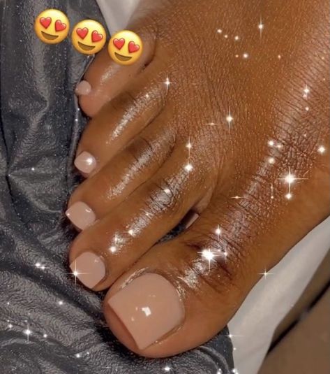 Pedicure Colors Brown Skin, Pedicure For Brown Skin, Brown Pedicure Toenails, Fall French Pedicure, Nude Nails And Toes, Brown Toenail Polish, Cute Fall Toenails, Fall Gel Pedicure, Fall Toe Nail Colors Autumn 2024