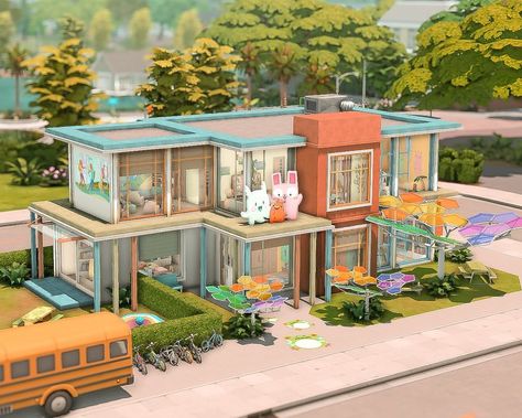 Sims 4 Houses High School Years, Sims Growing Together, Sims San Sequoia, Sims 4 Community Lot Builds, Sims 4 Eco Cc, Sims 4 High School Years Builds, The Sims 4 Community Lot, San Sequoia, Sims 4 San Sequoia Build