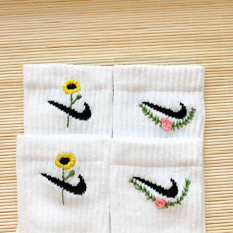 Sock Embroidery, Clothes Embroidery Diy, Embroidered Socks, Pola Bordir, Embroidered Nike, Diy Socks, Nike Socks, Embroidery On Clothes, Cute Embroidery