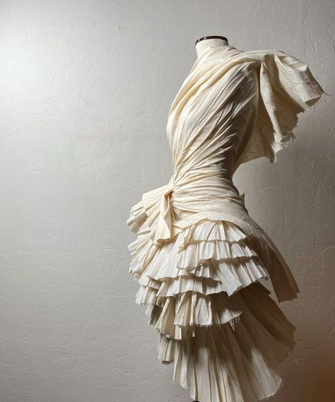 Gown Draping, Nike Of Samothrace, Last Day Of The Year, Fashion Draping, New Year Design, Sketch Fashion, Muslin Dress, Happy New Year Design, Draping Fashion