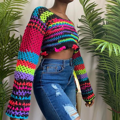 Crochet top free patterns - Crochet - Tops, Tanks, Halters, Blouses ideas Midriff Top, Diamond Box, Crochet Crop Top Pattern, Crochet Tops Free Patterns, Crochet Clothing And Accessories, Crochet Set, Crochet Shirt, Crochet Top Pattern, Diy Crochet Projects