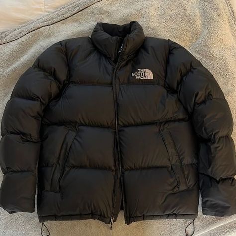 Northface Jacket Black, North Puffer Jacket, Puffer Coat North Face, Winter Coat North Face, The North Face Doudoune, Doudoune North Face, The North Face Women, Black North Face Jacket Outfit, Campera North Face