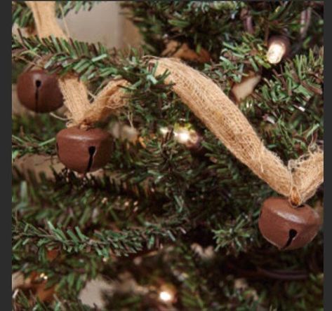 Bell Garland Christmas, Western Christmas Decorations, Western Christmas Tree, Bell Garland, Primitive Christmas Tree, Country Christmas Trees, Cabin Christmas, Christmas Jingles, Garland Christmas