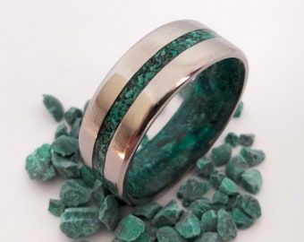 Malachite Ring Men, Non Traditional Mens Wedding Rings, Emerald Mens Wedding Band, Unique Male Wedding Bands, Silver Mens Wedding Band, Green Wedding Band, Unique Mens Wedding Bands, Male Engagement Ring, Green Wedding Rings