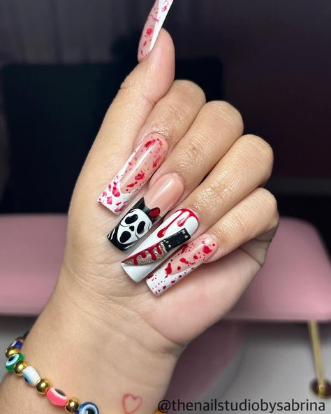 Hello kitty scream🔪🩸 . . #thenailstudiobysabrina #hellokitty #hellokittycore #hellokittynails #hellokittynailart #scream #screammovie #ghostface #ghostfacenails #halloween #halloweennails #screamnails #screamnailart Hello Kitty Ghostface, Uñas Hello Kitty, Hello Kitty Nails Art, Scream Movie, Hello Kitty Nails, Cat Nails, Ghost Faces, Halloween Nails, Scream