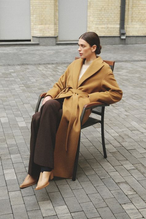 Robe Coat Outfit, Yellow Wool Coat, Oversize Wool Coat Women, Coats Photoshoot, Coat Poses, Wrap Coat Outfit, Wedding Skirt Top, Coats 2024, Camel Coat Outfit Classy