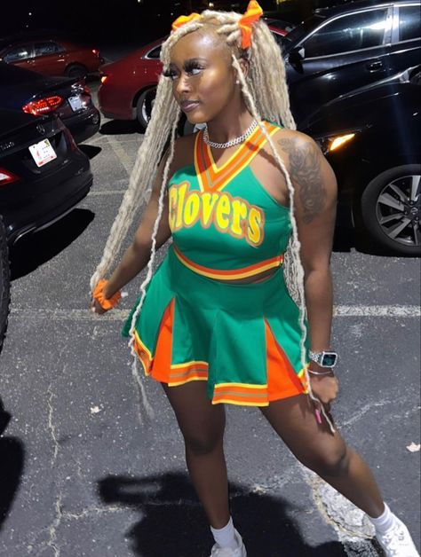 Halloween Costume Ideas Girl Black, Holloween Costume Ideas Black Teens, Hollwen Costum Ideas, College Halloween Costumes 2024, Duo Halloween Costumes Black People, Black Woman Costume Ideas, Halloween Costumes Teenage Girl Black, Cute Halloween Costumes Black Women, Black Women Costumes