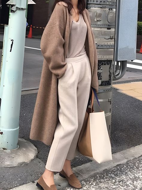 Mode Over 50, Nude Outfits, Look Office, Effortlessly Chic Outfits, Fashion Attire, 가을 패션, Office Fashion, Elegant Outfit, Mode Outfits