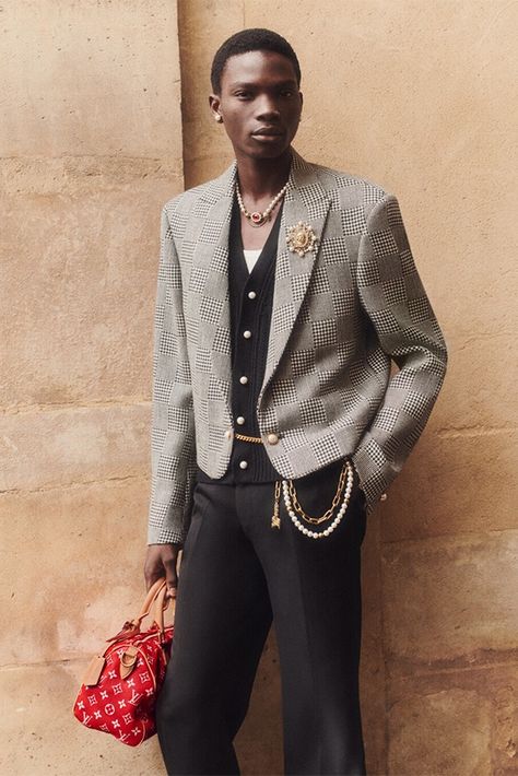 Louis Vuitton Spring/Summer 2024 Campaign | Hypebeast Formal Streetwear Men Outfits, Blazer Streetwear, Boyfriend Fashion, Accessories Idea, Suit Man, Oc Board, Image Reference, Fashion Boy, Fitting Room