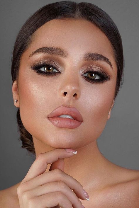 Looks Boho, Boho Wedding Makeup, Smoky Eyeshadow, Wedding Makeup Ideas, Wedding Makeup For Brown Eyes, Brunette Makeup, Best Wedding Makeup, Dark Eyeshadow, Elegance Wedding