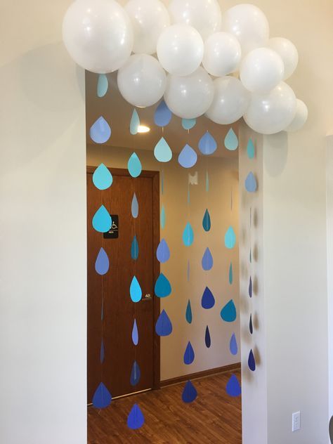 Raindrop Baby Shower, Baby Boy Sprinkle, Balloon Clouds, Sprinkle Shower, Boy Baby Shower Ideas, Sprinkle Baby Shower, Elephant Baby Showers, Door Decorations Classroom, Fiesta Baby Shower