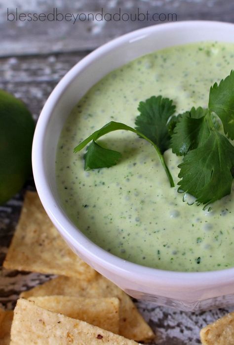 Chuy's Copycat Creamy Jalapeno Dip Recipe Chuys Creamy Jalapeno Dip, Jalapeno Dip Recipes, Creamy Jalapeno Dip, Green Sauce Recipe, Chicken Ranch Tacos, Jalapeno Dip, Cold Dips, Creamy Jalapeno, Tummy Yummy