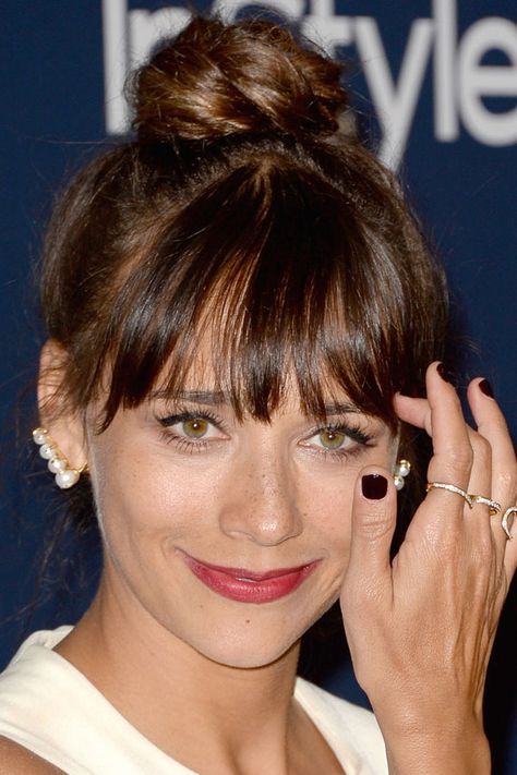 Found! The exact makeup Rashida Jones was wearing at the 2014 Golden Globes, plus how to recreate her hairstyle: http://beautyeditor.ca/2014/01/15/rashida-jones-golden-globes-2014/ Easy Hair Dos, Thanksgiving Hairstyles, Attractive Hairstyles, Short Hair For Kids, Hazel Green Eyes, How To Look Attractive, Easy Short Haircuts, Burgundy Lips, Wedding Hair Colors