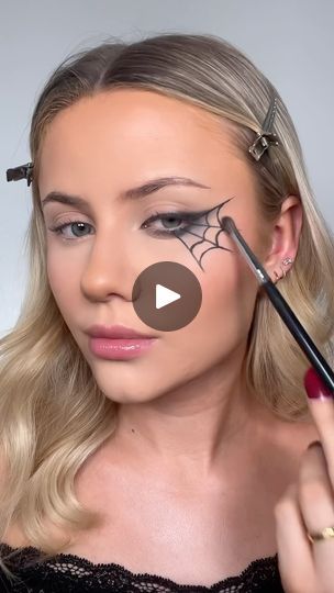 439K views · 43K reactions | easy halloween hack: spiderweb edition 🕷️🕸️ this actually works so well!! ib @hollierose.mua | Embla Gabríela Wigum | moribyan · Original audio Easy Halloween Makeup Spiderweb, Spiderweb Face Makeup, Cute And Easy Halloween Makeup, Halloween Work Makeup, Spiderweb Face Paint, Easy Halloween Makeup For Work, Easy Work Halloween Costumes, Spiderweb Eye Makeup, Halloween Makeup For Work