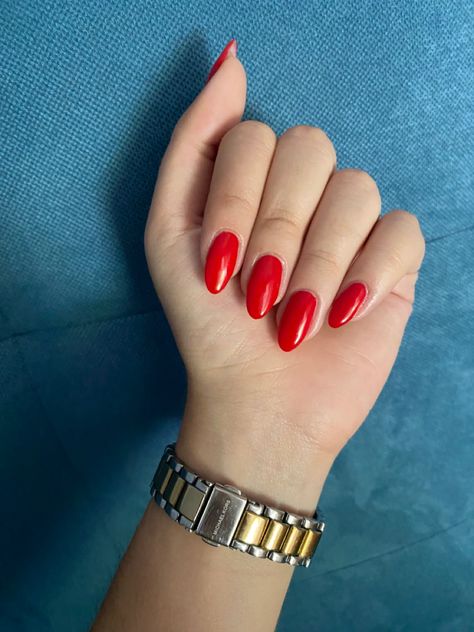 Red Nails Oval Shape, Oval Red Nails, Red Nails Classy, 1960s Nails, Nails Theory, 1950s Nails, Red Oval Nails, Hoco Dance, Red Nail Theory