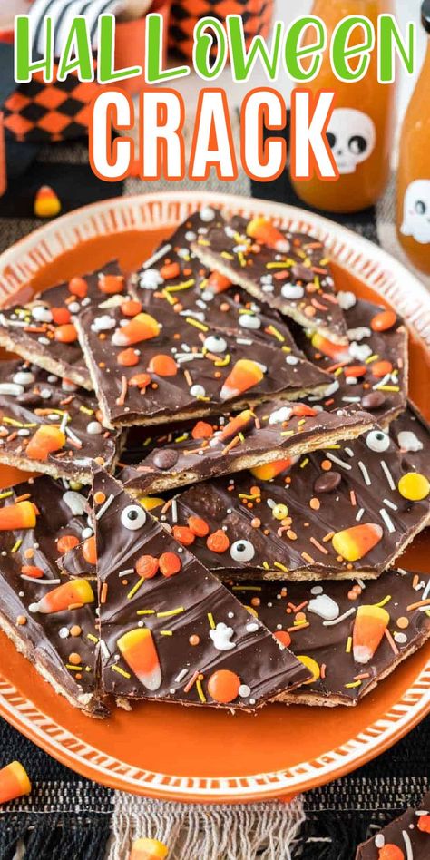 Halloween Bulk Treats, Fun Kids Halloween Treats, Sweet Treat For Halloween Party, Food To Bring To A Halloween Party, Halloween Party Treats Easy, Halloween Treat Recipes Easy, Easy Halloween Kids Treats, Best Halloween Dessert Recipes, Halloween Potluck Recipes For Work