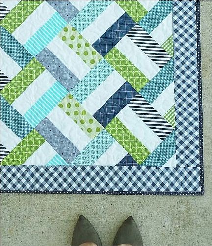 This Quilt is Quick, Easy and Great in Any Color Palette - Quilting Digest Colchas Quilting, Lap Quilt Patterns, Jelly Roll Quilt Patterns, Quick Quilt, Scrappy Quilt Patterns, Quilt Square Patterns, Baby Quilt Patterns, Scrap Quilt Patterns, Beginner Quilt Patterns