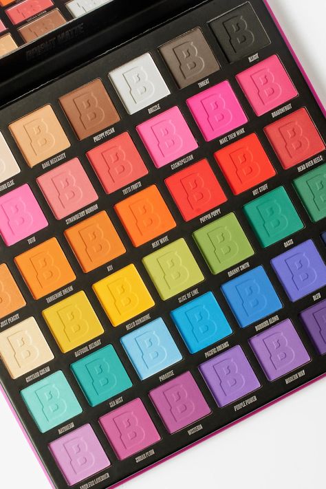 Best Colorful Eyeshadow Palette, Doe Eye Makeup, Colorful Eyeshadow Palette, Rainbow Eyeshadow, Best Eyeshadow Palette, Bright Eyeshadow, Rainbow Palette, Makeup Eyeshadow Palette, Top Makeup Products