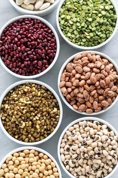 Beans are a great source of protein and one of the most commonly eaten foods in the world. Here's a list of several different types of beans available. #beans #pantry #blackbeans #navybeans #pintobeans Healthy Sport, Cooking Dried Beans, L Tyrosine, Types Of Beans, Source Of Protein, Northern Beans, Dry Beans, Red Lentil Soup, Great Northern Beans