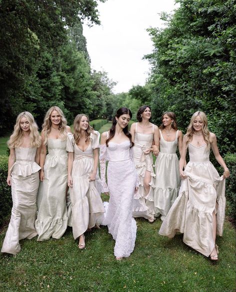 Feminine Bridesmaid Dresses, Garden Bridesmaids Dresses, Castle Outside, Maid Of Honor Dresses, V Chapman, Unique Bridesmaid Dresses, Vintage Bridesmaid Dresses, Vintage Bridesmaids, Custom Wedding Gown