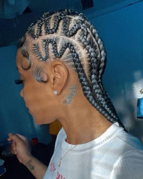 ATLANTA BRAIDER STITCH BRAIDS on Instagram: "#clientcam📸😍 She is definitely rocking these snake braids 😍😍😍 I’m going to start posting more of these so ladies please send me your selfies 🤗 #atlantabraider #stitchbraidsatl #howtostitchbraid #explore #blackgirlmagic #edgetutorial" Snake Straight Back Braids, Medusa Stitch Braids, Snake Braids Black Women, Snake Braids Black Hair, Snake Cornrows, Braided Hairstyles Going Back, Snake Braid Hairstyles, Snake Hairstyle, Snake Braids