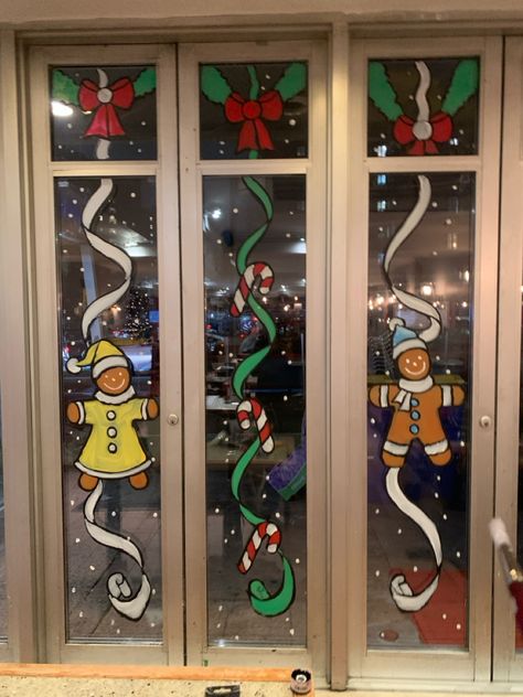 Easy Snow Window Art, Gingerbread Window Painting, Winter Window Painting, Painted Windows, Christmas Window Painting, Christmas Windows, Winter Window, Window Ideas, Christmas Window