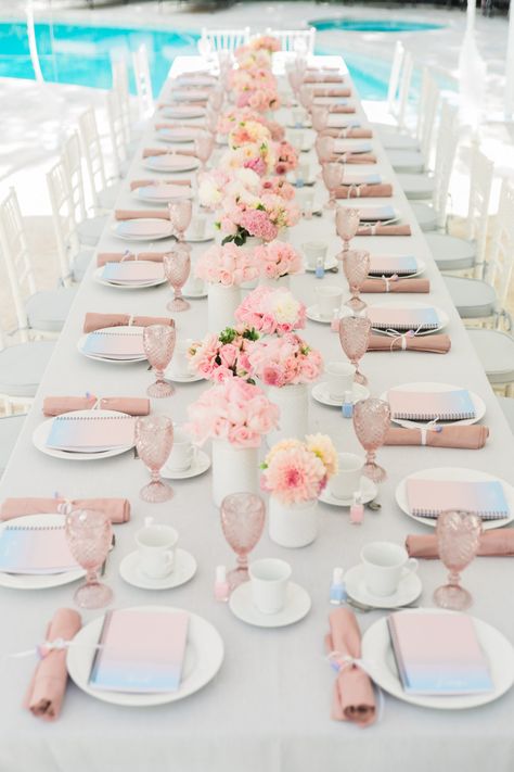 تصميم الطاولة, Blush Bridal Showers, Bridal Shower Inspo, Tafel Decor, Bridal Shower Tables, Themed Bridal Shower, Bridal Shower Inspiration, Blush Bridal, Pink Bridal Shower