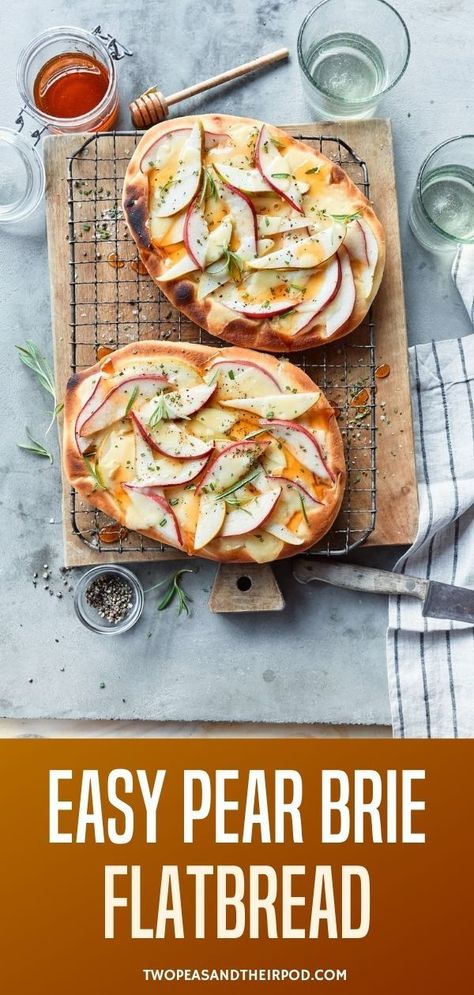 Pear Brie Flatbread Brie Flatbread, Pear Brie, Rosemary Flatbread, Pear Pizza, Honey Pizza, Flatbread Pizza Recipes, Brie Appetizer, Pear Dessert, Sliced Pears