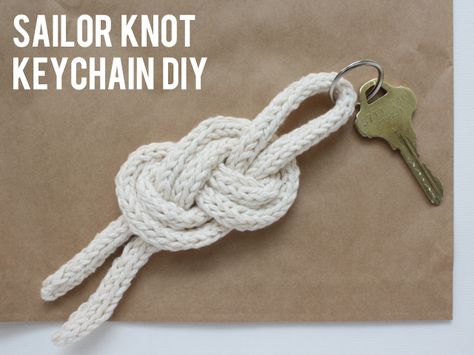 DIY Sailor Knot Keychain Apartment Crafts, Sailor Knot Bracelet, Knot Keychain, Sailor Knot, Nautical Knots, Makramee Diy, Finnick Odair, Sailor Knots, Navy Mom