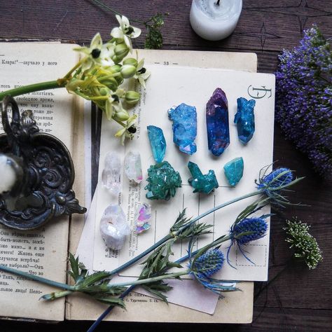 🔮☁︎·̩͙✧ 𝐩𝐢𝐧𝐭𝐞𝐫𝐞𝐬𝐭 | @serenitylandin Crystals And Flowers, Spiritual Clothing, Metaphysical Shop, Crystal Aesthetic, Modern Witch, Giveaway Winner, Crystal Magic, Witch Aesthetic, Bohemian Hippie