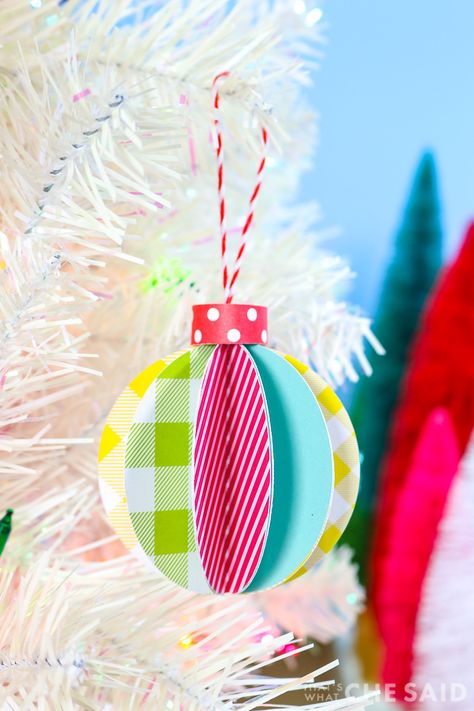 Cricut Christmas Gift Ideas, 3d Paper Ornaments, Cricut Christmas Gift, Diy Paper Christmas Ornaments, Paper Ornaments Diy, Diy Paper Christmas Tree, Baby Shower Favors Diy, Paper Christmas Decorations, Paper Christmas Ornaments