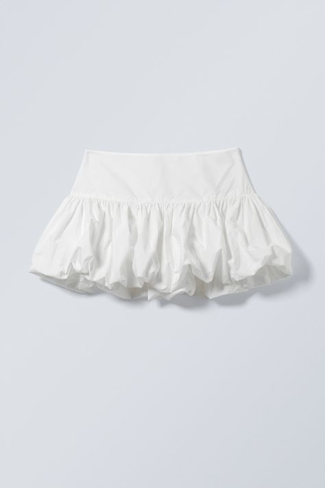 balloon mini skirt - White White Bubble Skirt, White Short Skirt Outfit, White Puffy Skirt, Skirt White Background, Cute White Skirt, Mini Skirts Outfits Summer, Mini Skirt White, Layered Mini Skirt, Balloon Skirt