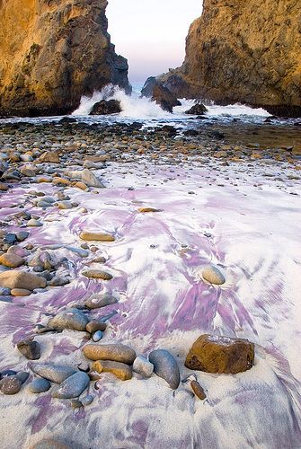 Purple sand beach big sur Purple Sand Beach, Big Sur Trip, Pfeiffer Beach, Green Sand Beach, Amazing Beaches, Matka Natura, Big Sur California, California Travel Road Trips, California Dreamin'